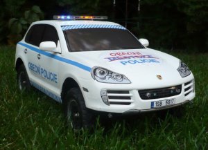 Tamiya TA-01 Porsche Cayenne - obecní policie